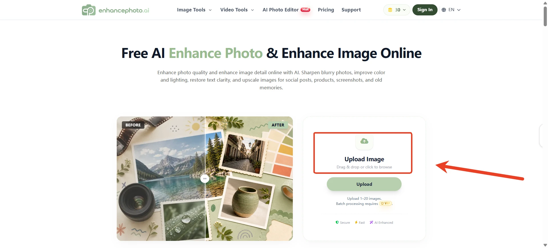 EnhancePhoto.ai-Startseite mit hervorgehobenem Uploadbereich